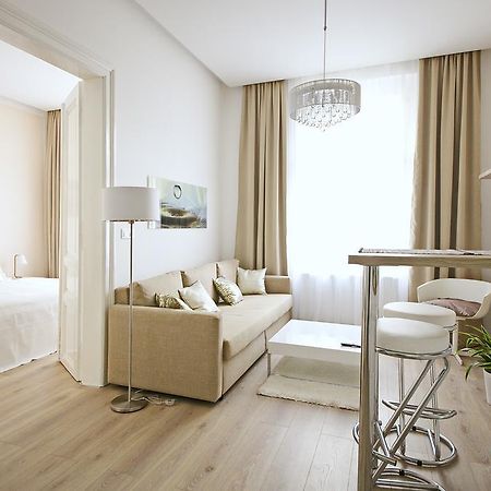 Luxury Center Apt. Charles Bridge Walking Distance Prága Kültér fotó