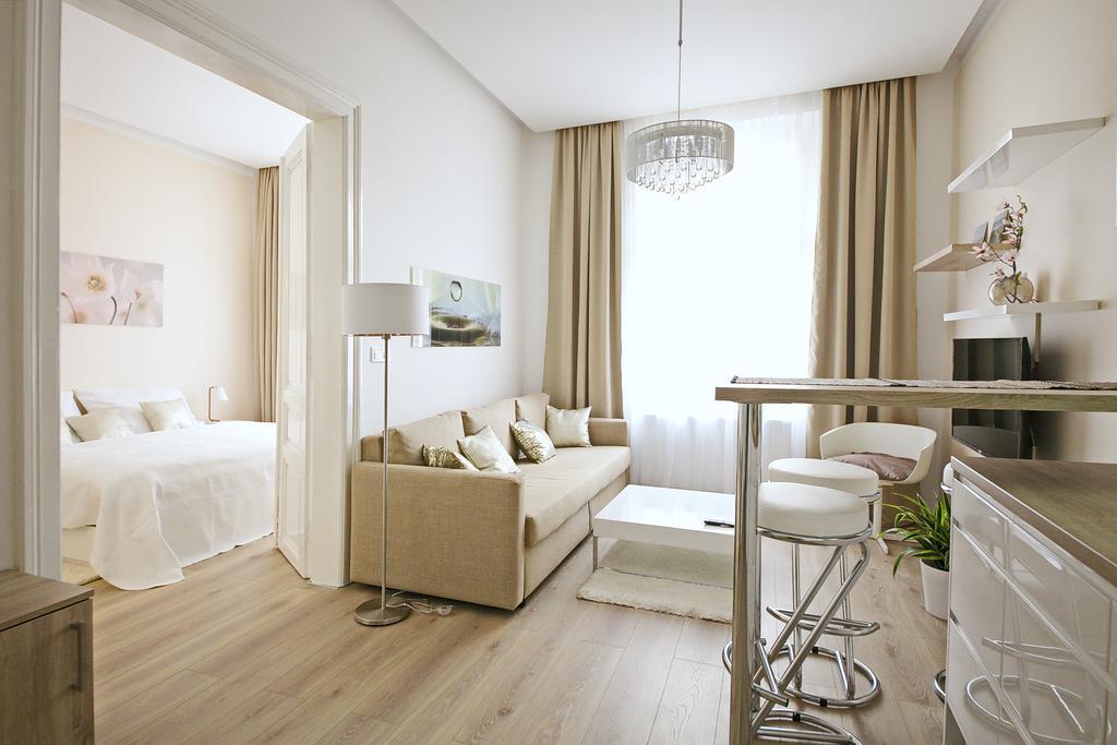 Luxury Center Apt. Charles Bridge Walking Distance Prága Kültér fotó